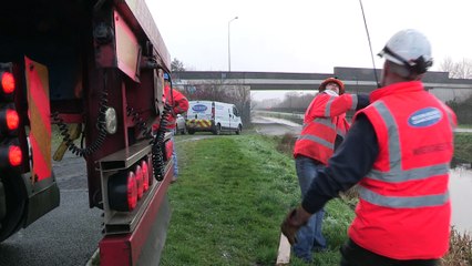Kevin Keogh Crane Lift_Canal Barge (1) - Copy