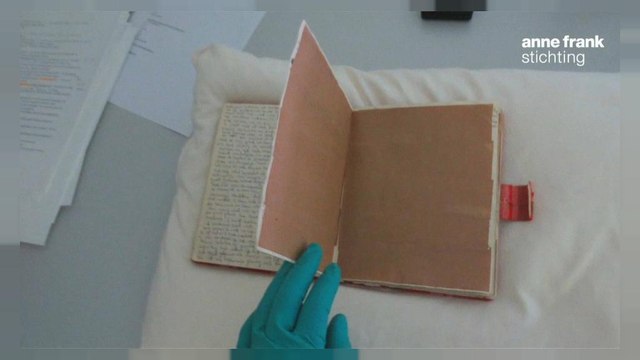 Découverte de deux pages inédites du journal d'Anne Franck