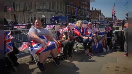 Tomando posiciones para la boda del año