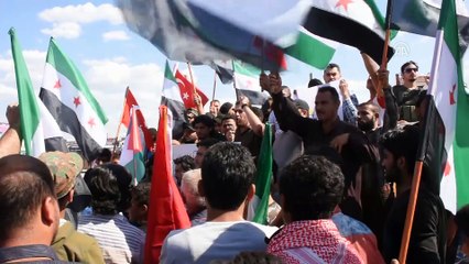 Suriyeliler, İsrail'in Gazze'deki katliamını protesto etti - AZEZ