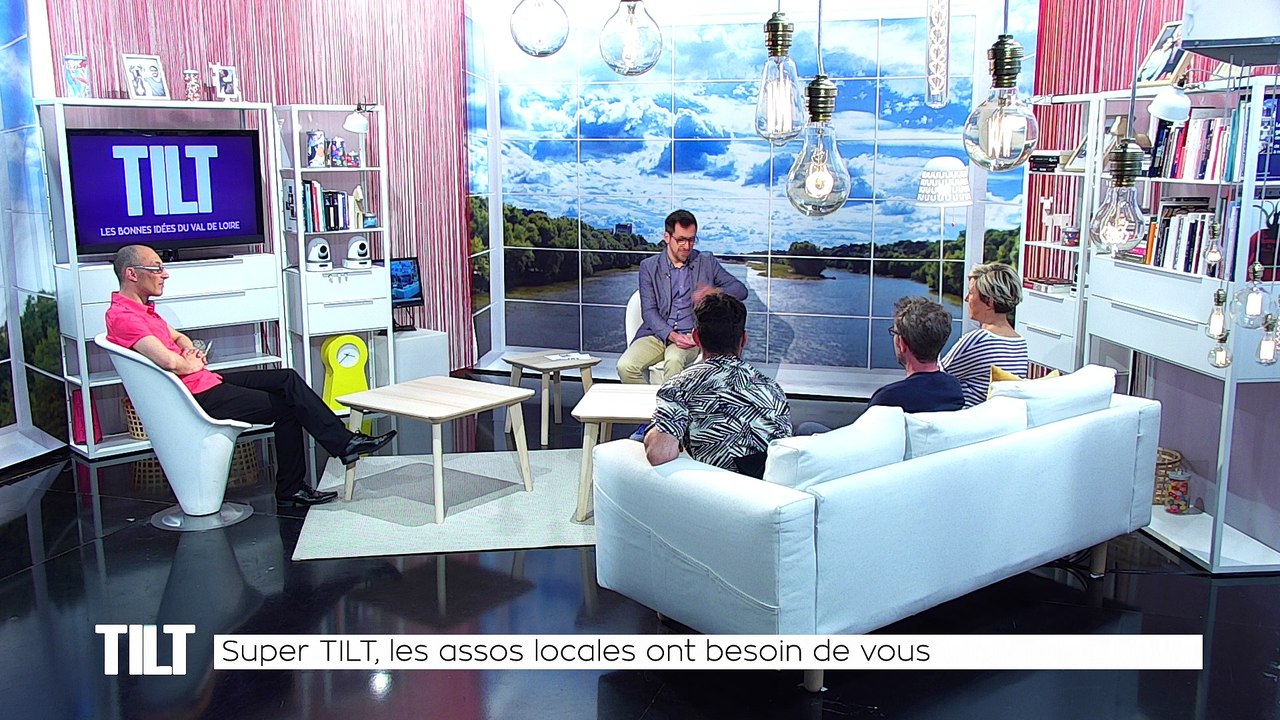 TILT  - 16/05/2018 Partie 2 -La Poule à Facettes : musique et art de rue à l’Abbaye de Cormery