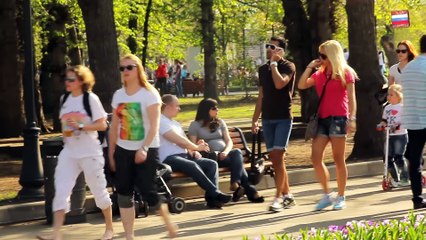 Идентификация девушки, гуляющей по Парку Горького. Сервис распознавания лиц FindFace