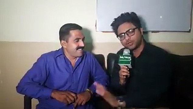 پاکستان کا سب سے بڑا رن مرید جس نے اپنی بیوی کی شان میں ویڈیو بنائ اور سوشل میڈیا پر چھا گیا۔