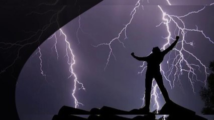 5 Kisah Orang Tersambar Petir Paling Aneh di Dunia