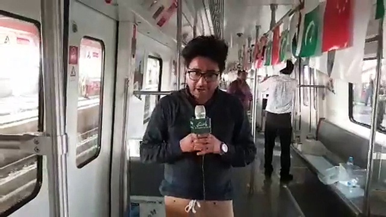 Lahore Orange Train : How is it  From Inside and from outside.