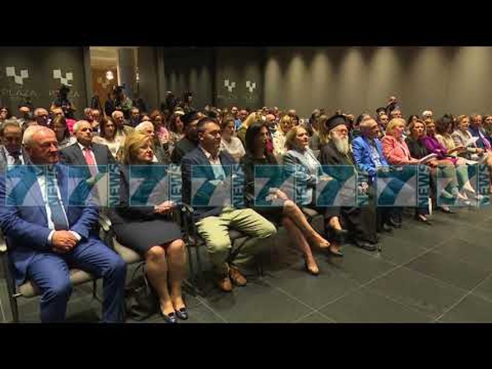 ISH MINISTRI I JASHTEM GREK FLET PER POLITIKANET SHQIPTARE - News, Lajme - Kanali 13