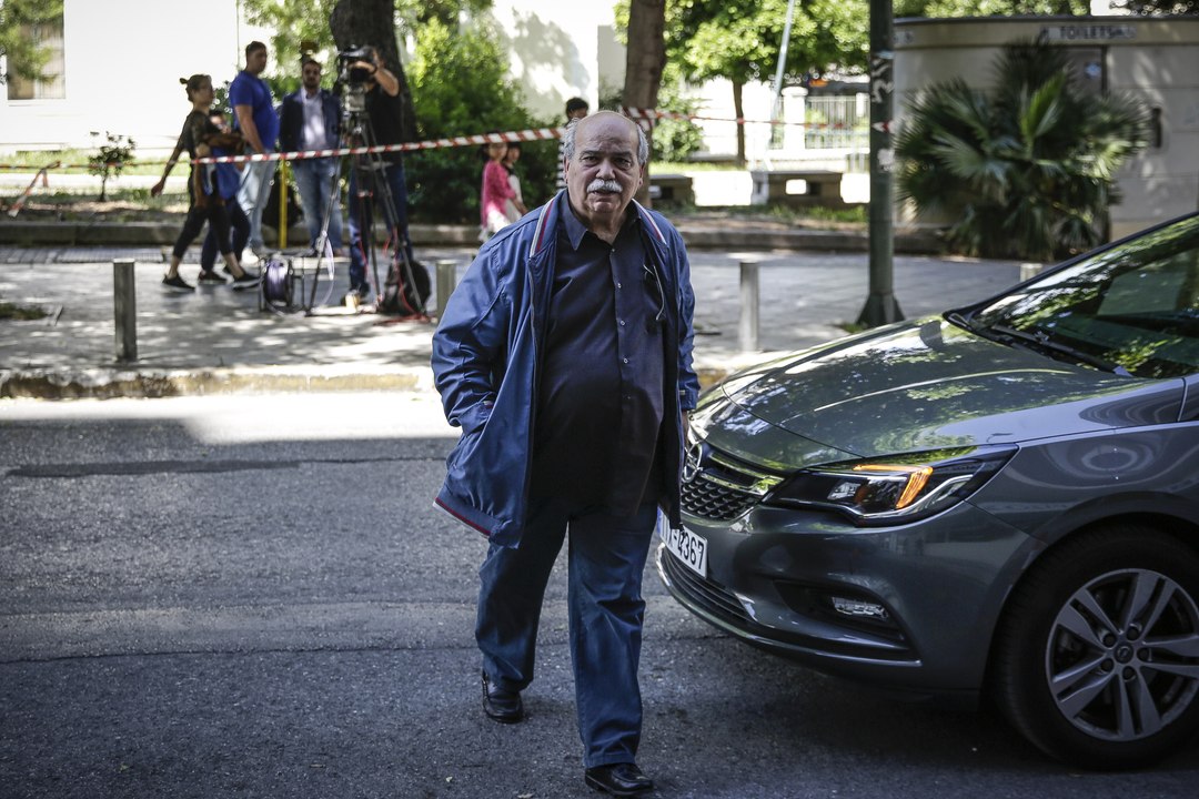Συνάντηση Βούτση με τους δύο Έλληνες στρατιωτικούς
