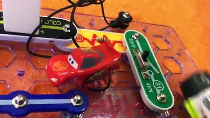 Cars 3 Toys BAD Doctor DAMAGE Fidget SPINNER SURGERY Turns Lightning McQueen into Hexbug Nano Hexcar