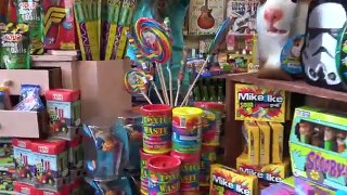 $10 CANDY CHALLENGE AT ROCKET FIZZ | FAMILY VLOG || Taylor and Vanessa