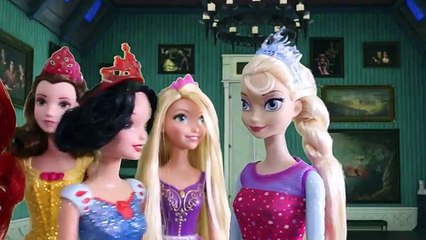 Descargar video: Frozen Elsa Recebe Visita das Disney Princesas em Português! Novelinha da Frozen