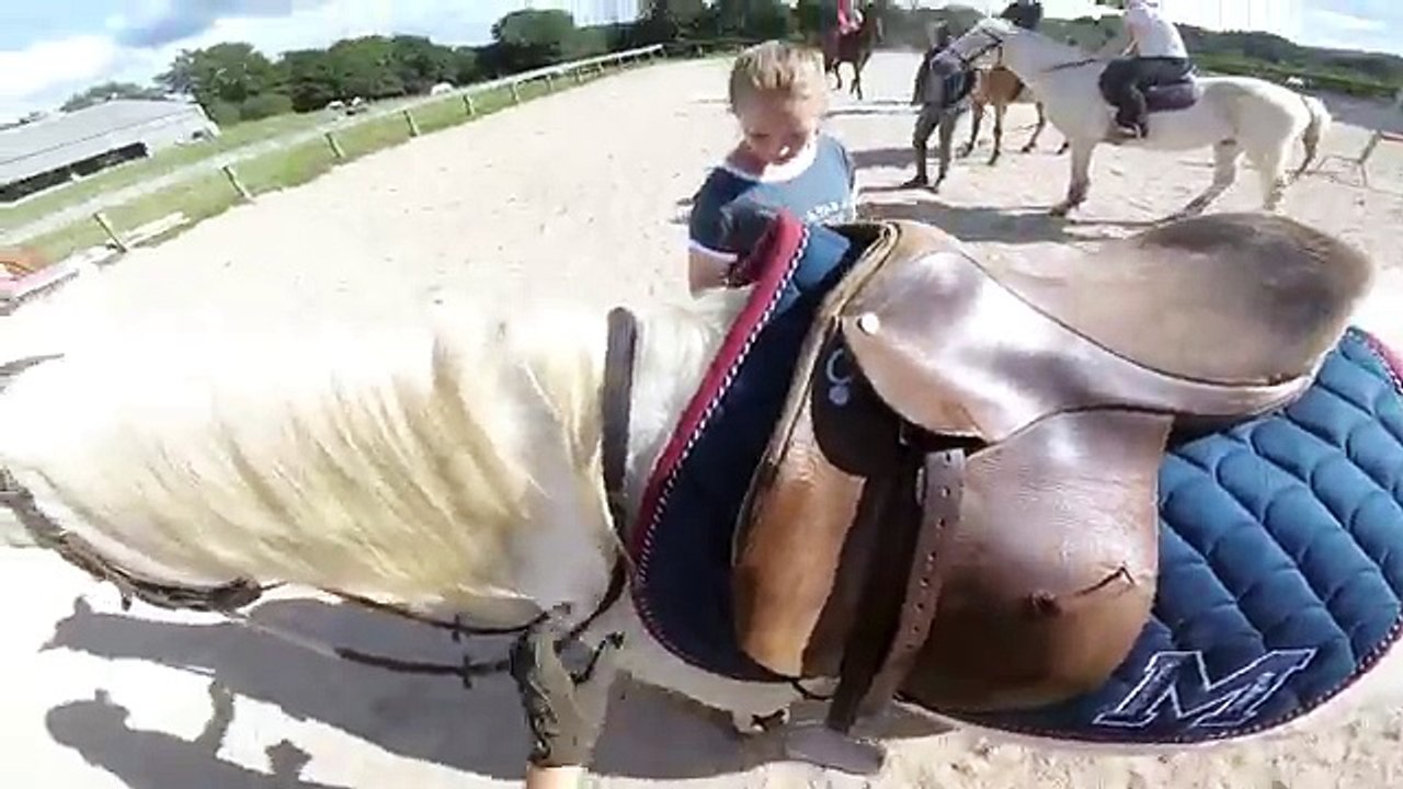 [Cours GoPro] SAUT CHUTE♥ Sans étriers ni les mains!!