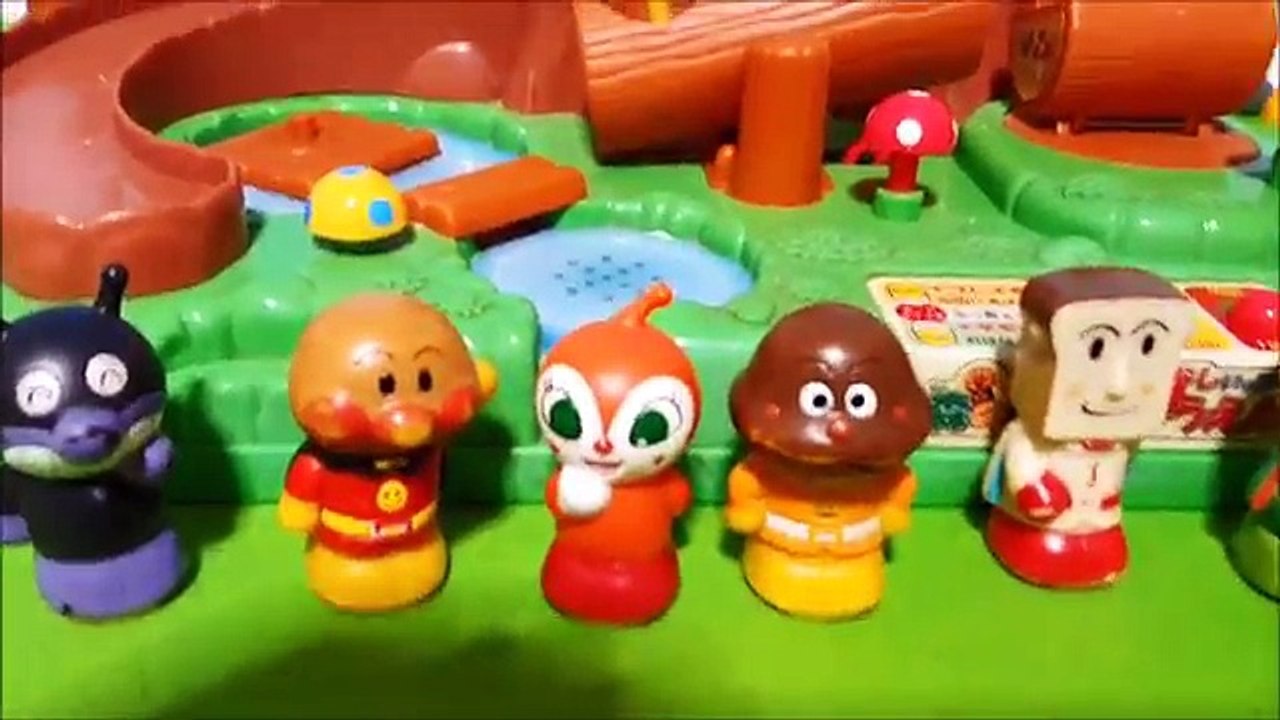 アンパンマン 珍しいおもちゃ発見！森の中のゆうえんち！で遊んだよ！アニメ＆おもちゃ