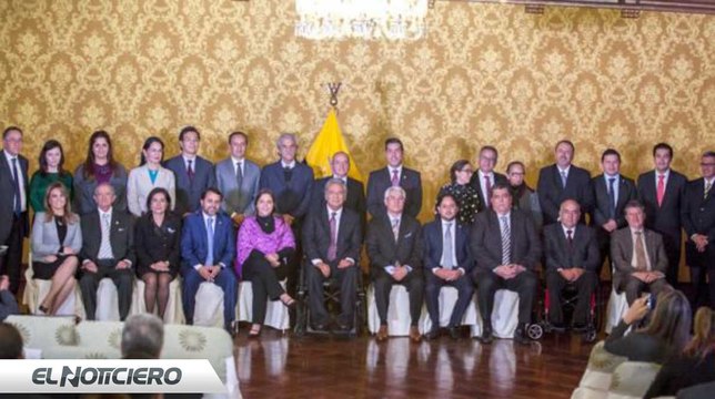 Gobierno hace 6 cambios de ministros
