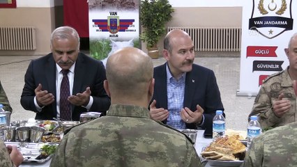 İçişleri Bakanı Soylu, Mehmetçik'le sahur yaptı - VAN