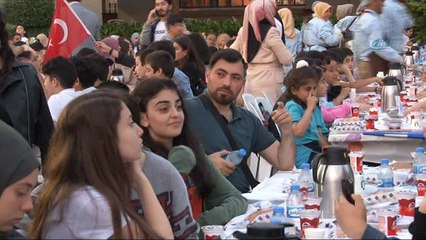 Üsküdar’da ilk defa oruç tutan çocuklar iftar yaptı