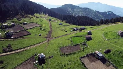 Karadeniz yaylaları şenleniyor...Karaarslan Obası havadan görüntülendi