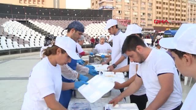 Adana Seyhan Belediyesi İftar Sofrası Kuruldu