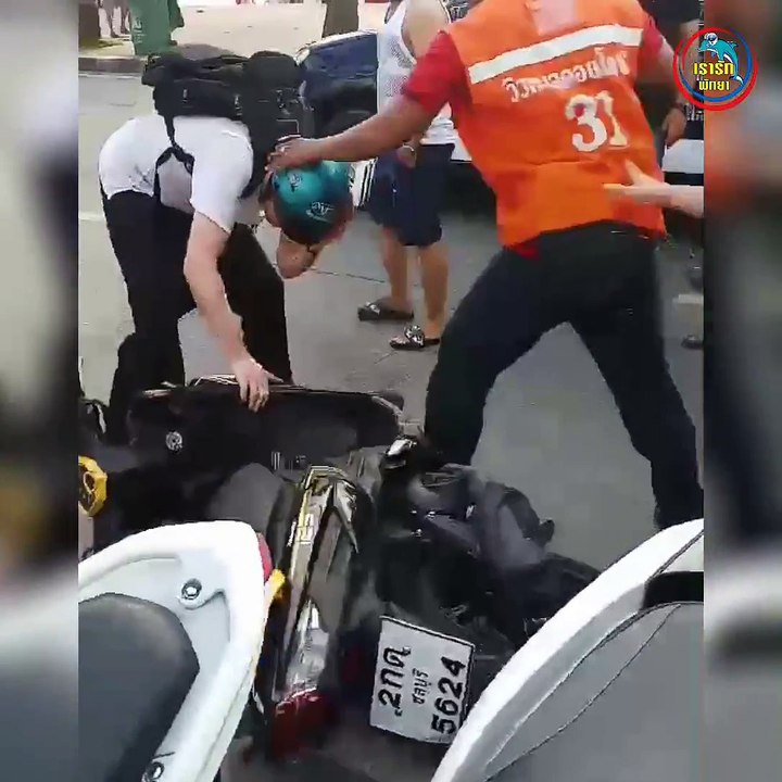 Pattaya Motorcycle Taxi Driver Kicks German Tourist in the Head