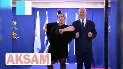 Netanyahu Gazze katliamının üstüne tavuk dansı yaptı