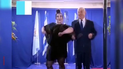Gazze�de katliam yaşanırken Netenyahu tavuk dansıyla karşılık verdi