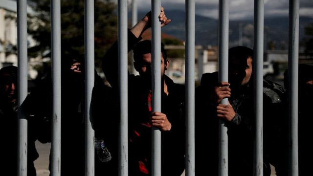 أوضاع اللاجئين تزداد سوءً في جزيرة ليسبوس اليونانية بسبب الاكتظاظ