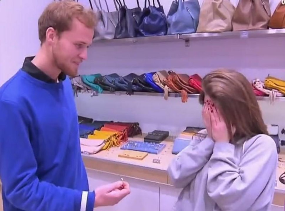 Zapping du 17 mai : Le rateau du siècle dans Les Reines du Shopping. Cristina Cordula hilare !