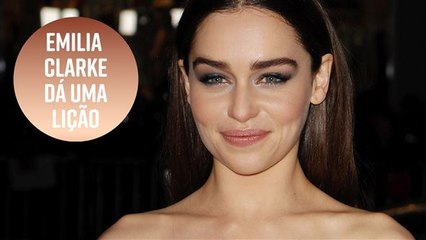 Emilia Clarke dá lição a jornalista