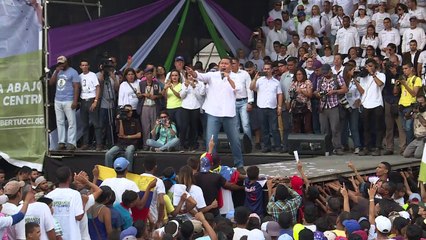 Pastor encerra campanha presidencial na Venezuela