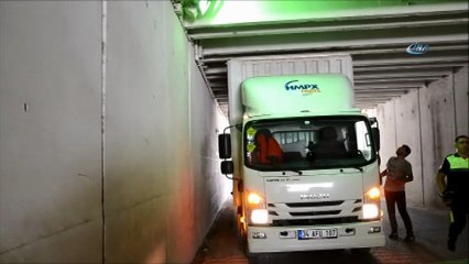 Yüksekliği hesaplayamadı, alt geçide sıkıştı