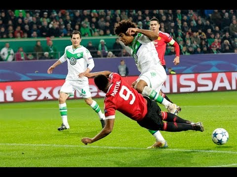 VfL Wolfsburg 3-2 Manchester United | Goals; Martial, Rodrigues (2), Vieirinha, Guilavogui (OG)
