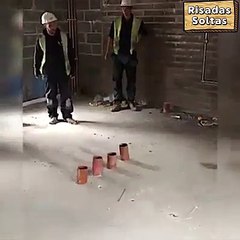 Homem, não importa a idade, não importa a profissão, juntou, vira comédia