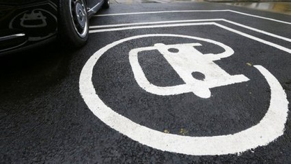 Artificial Intelligence and Fast-Charge Electric Cars