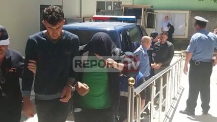 Report TV - Fier, gjykata lë në burg tre të rinjtë që tentuan të përdhunonin 13-vjeçaren