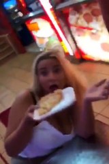 Les filles et la bouffe ? Grande histoire d'amour !! Compilation