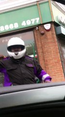 Surprendre un policier avec une corne de brume !