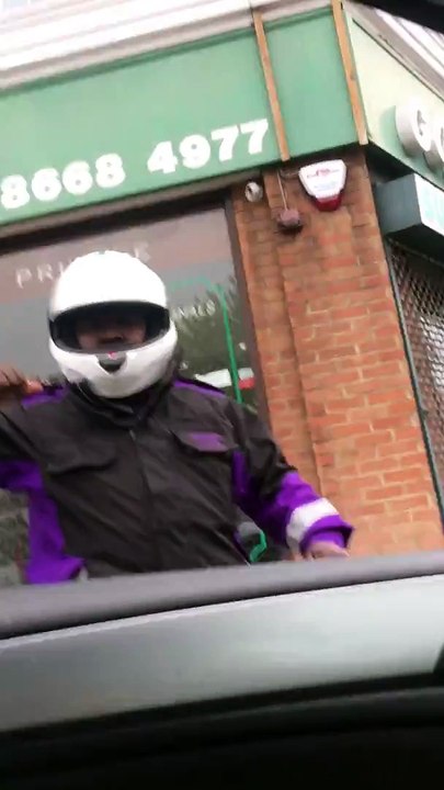 Surprendre un policier avec une corne de brume !