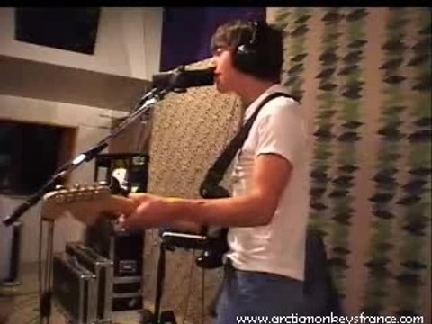 Arctic Monkeys - Sandtrap & This House Is A Circus KCRW2007