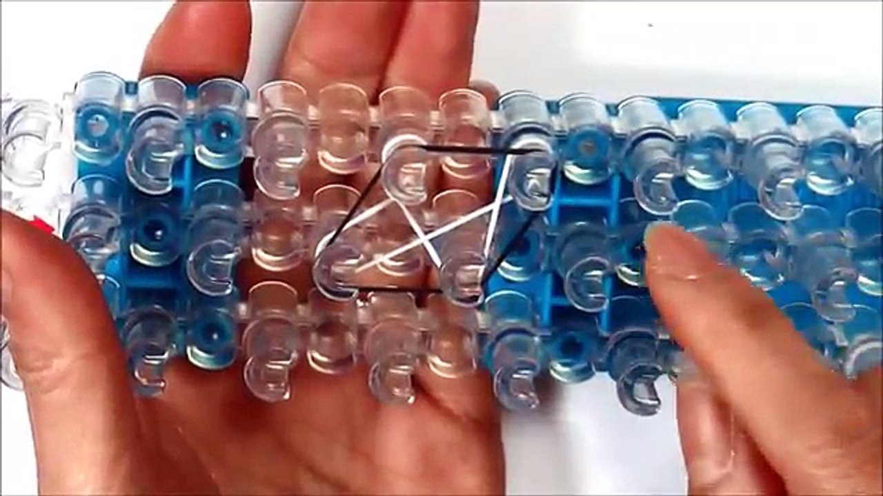 Rainbow Loom Charms: Penguin PENCIL TOPPER Tutorial using loom bands