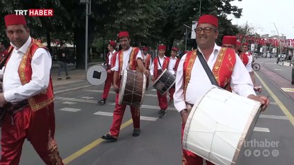 Düzce'de davulcular şehir turu attı