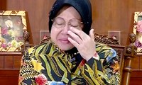 Saat Risma Menangis karena Anak-anak di Teror Bom Surabaya