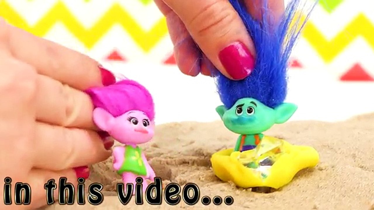 Trolls Movie Branch Proposes to Poppy & gives her a beautiful Diamond & Gold Ring & other Troll Toys