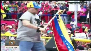El ridículo baile de Maradona en el cierre de campaña de Maduro