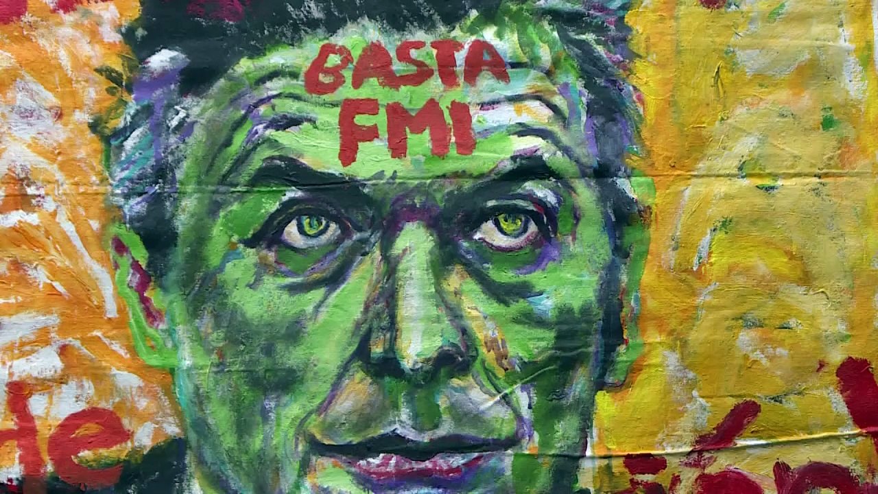 Miles de manifestantes marchan contra el FMI en Argentina