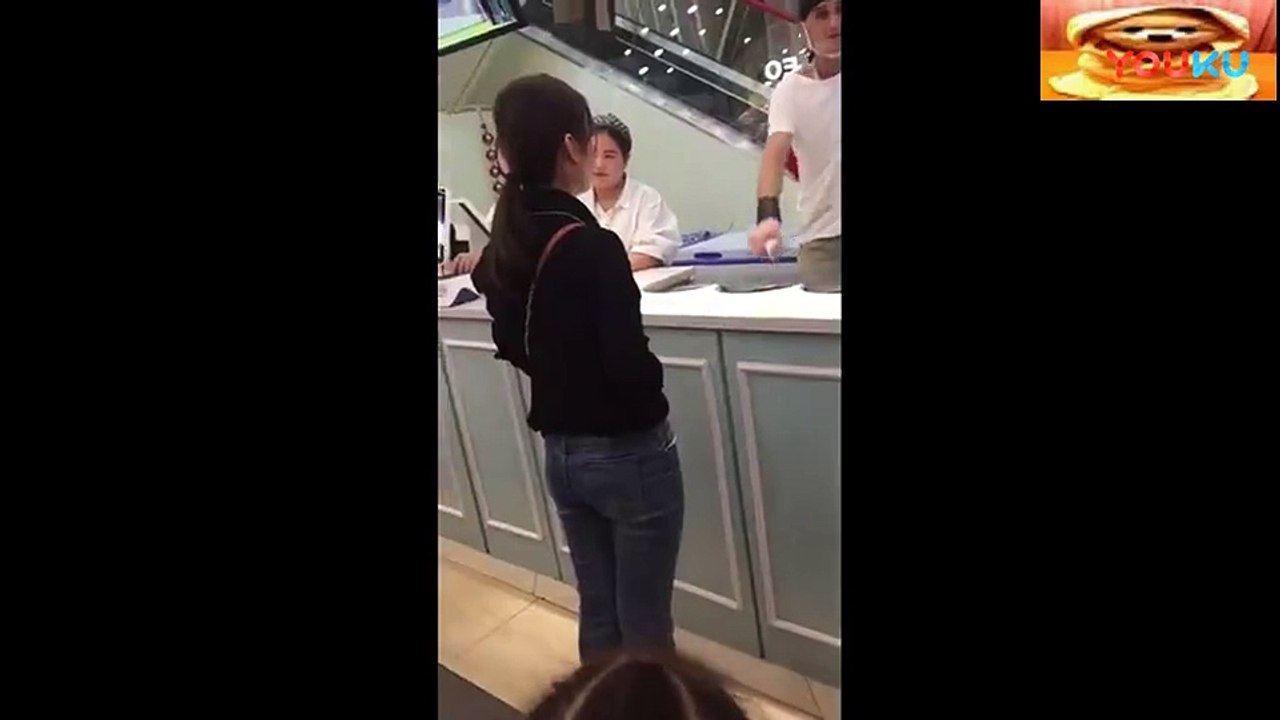 小姐姐你是去砸场子的吧-_印度哥们瞬间尬尴了!