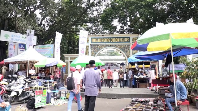 Endonezya’da ramazan ayının ilk cuma namazı kılındı - CAKARTA