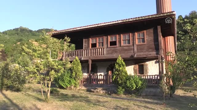 Tarihi Çivisiz Camiler Ziyaretçilerini Büyülüyor