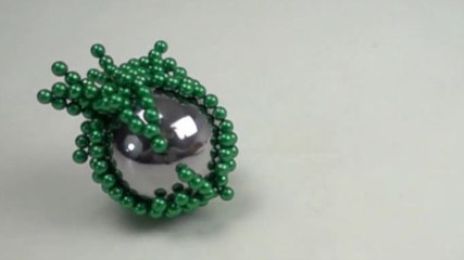 Collisions d'objets magnétiques (Slow motion)