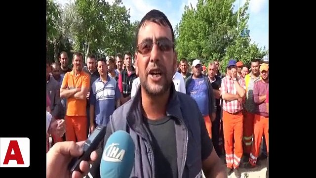 CHP�li belediyesi işçileri maaşlarını alamadıkları için süpürge attı, kontak kapattı