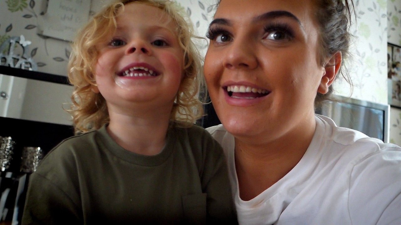 Sassi 17 Ans Et Maman Uk Instagram
