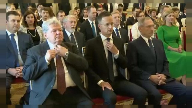 Felesküdött az új magyar kormány